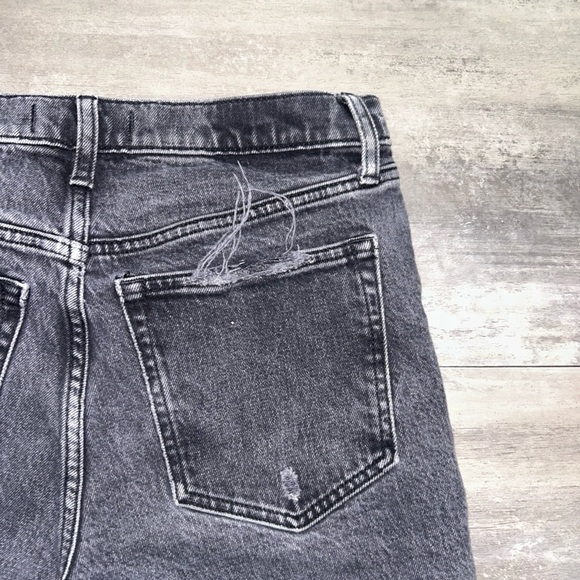 Abercrombie & Fitch High Rise 9” Bermuda Shorts Distressed Size 28 - Picture 7 of 9